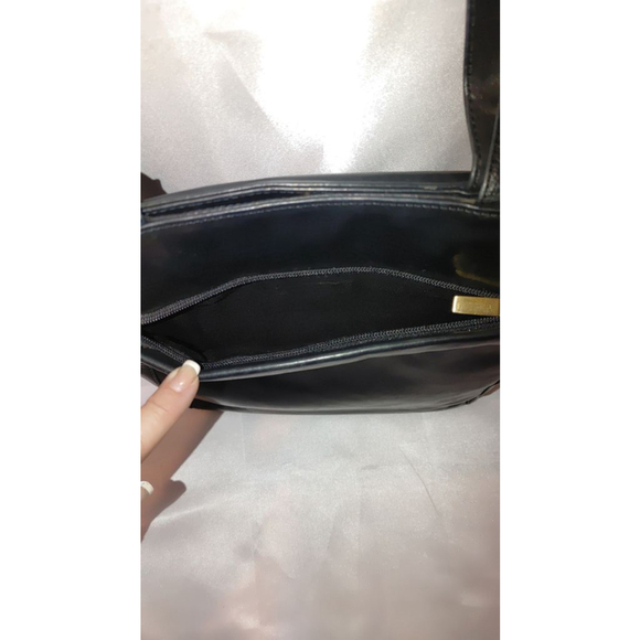 Wilsons Leather Shoulder Bag - Picture 2 of 7